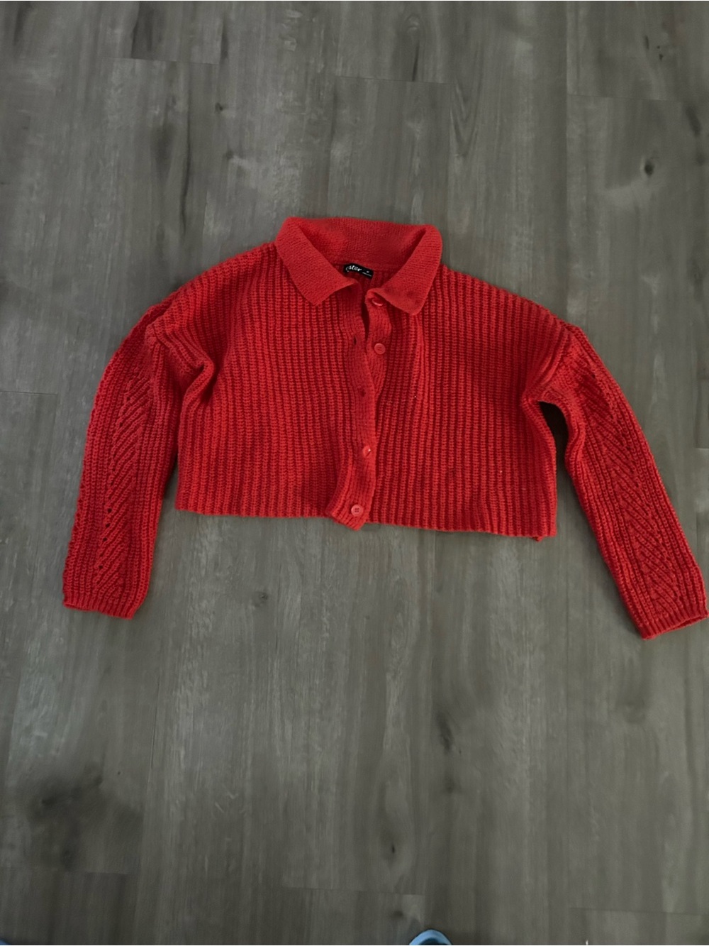 Red Cropped Knit Button-Up Sweater with Collar, size M